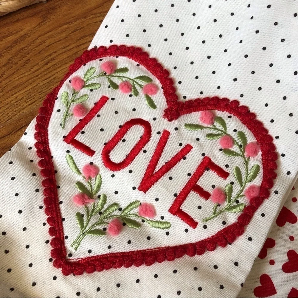 Red & White Vintage Heart kitchen towel and oven mitt set (4ct)